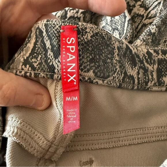 SPANX Snake Print Leggings - Gray and Black - Picture 3 of 4